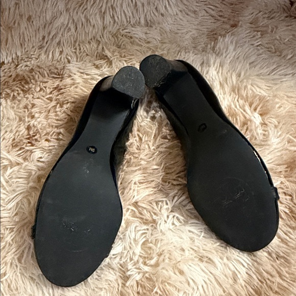 3X HP🌈 Tory Burch Black Patent Leather Logo Heels | Classic Gold Medallion - Picture 10 of 11